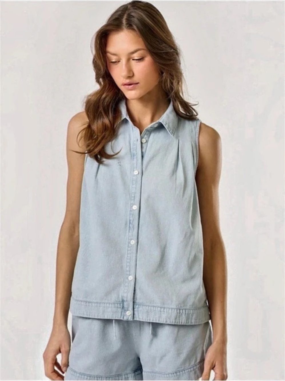 Pink Lily Light Denim Collared Button-Down Top Size Small NEW